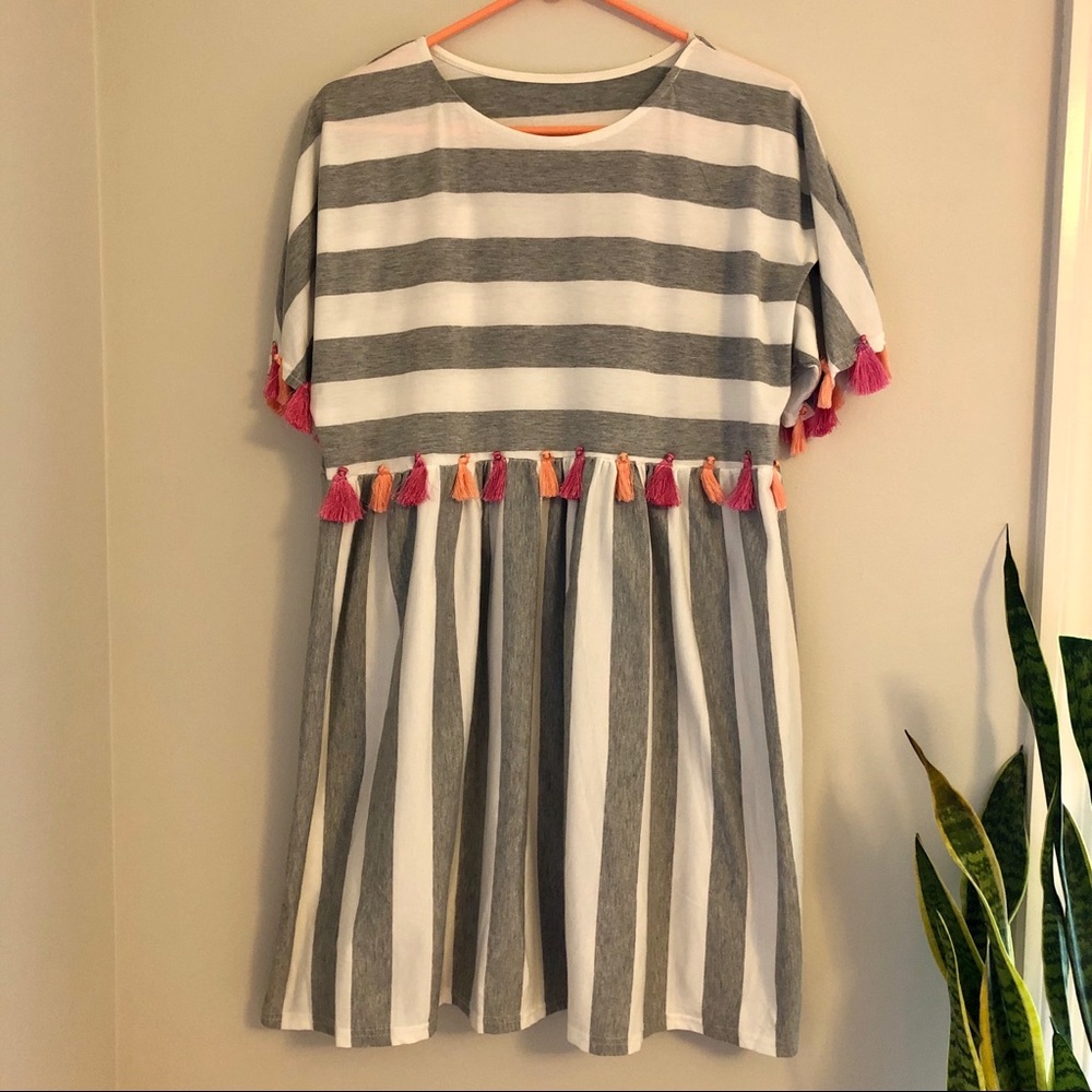 UNKNOWN BRAND—Dress